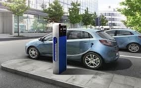 AMBIENTE – Auto elettriche e ibride, nasce la prima rete nazionale di soccorso stradale