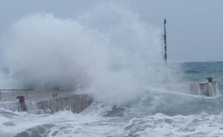 MALTEMPO – Toscana, domani allerta mareggiate nella costa centro-nord e isole