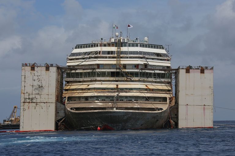 CONCORDIA – INIZIATE LE OPERAZIONI DI MANOVRA USCITA RELITTO