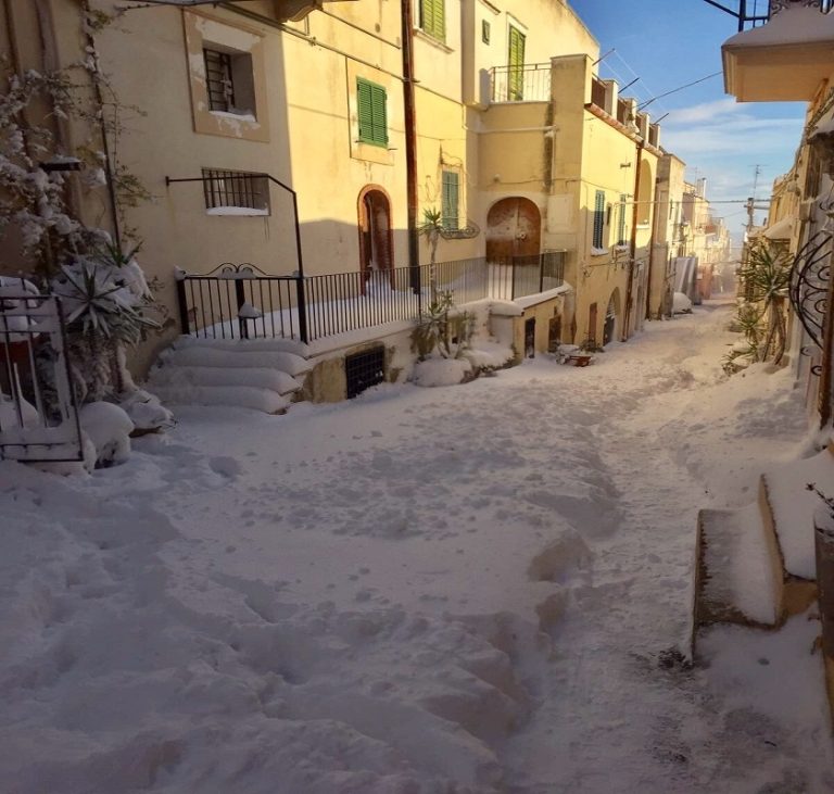 PREVISIONI METEO – Freddo e neve per almeno dieci giorni sull’Italia