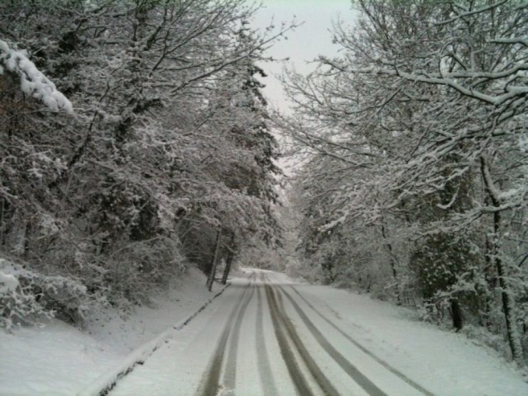 Maltempo in Toscana: previste nevicate anche a basse quote, piogge, vento e mareggiate