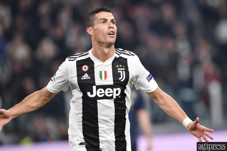 CHAMPIONS – Un capolavoro di Ronaldo non basta alla Juve che perde 1-2 contro il Manchester