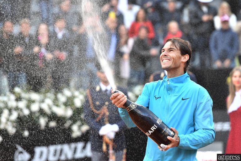 TENNIS – Nadal vince il nono titolo al Foro Italico, battuto Djokovic