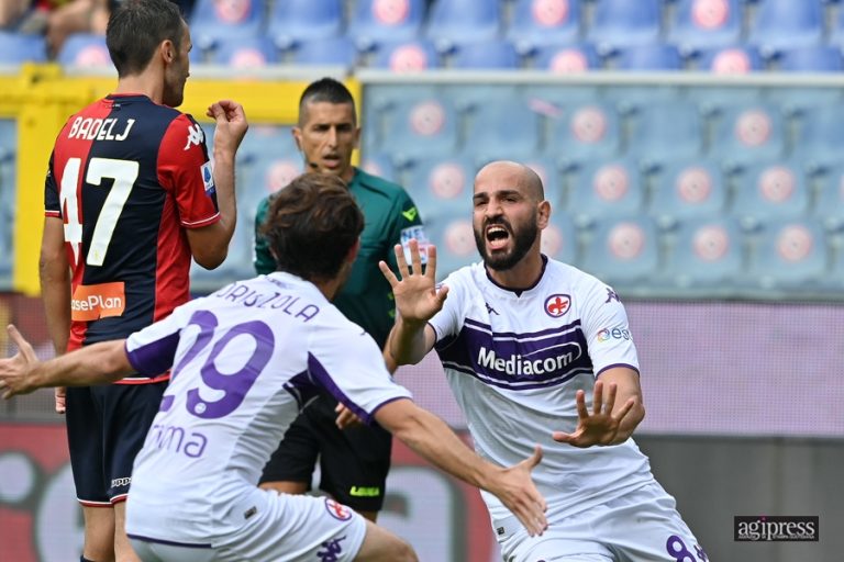 SERIE A – Terza vittoria consecutiva per la Fiorentina che passa anche con Genoa