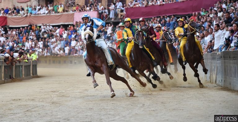 Palio di Siena, il 21 maggio il sorteggio contrade