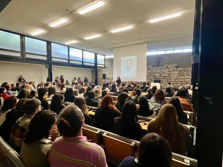 Perugia, studenti di psicologia dicono no alla violenza sulle donne