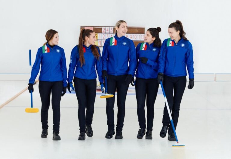 Milano-Cortina, Airbnb lancia un’esperienza con le Azzurre del curling