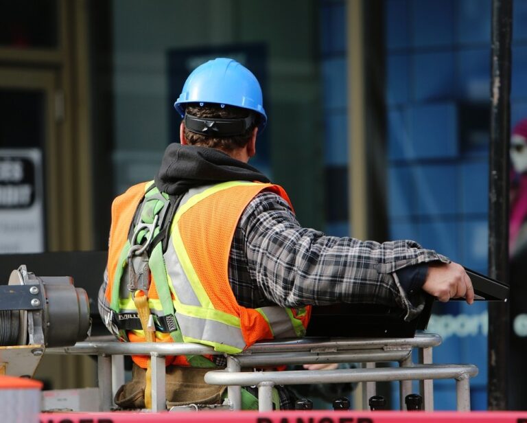 Fermare le morti sul lavoro, sensibilizzando studenti e giovani lavoratori