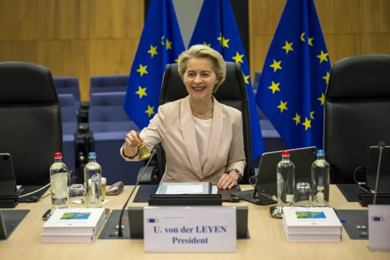 Von der Leyen “La difesa comune nostro compito, Putin vicino ostile”