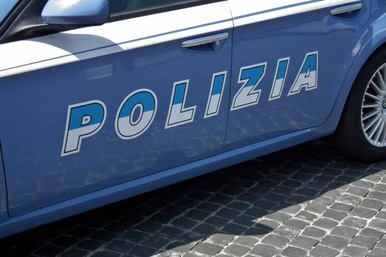 Minacciano anziana: “Paga o arrestiamo tuo figlio”, 2 arresti a Catania